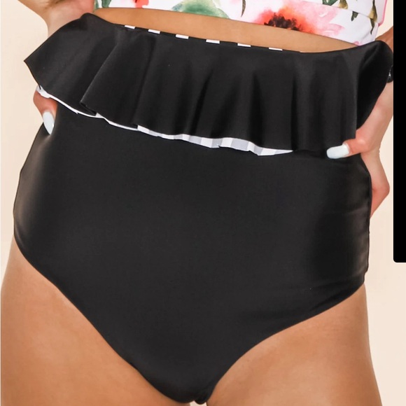 Coral reef black and white size large reversible swim bottoms - Picture 2 of 4